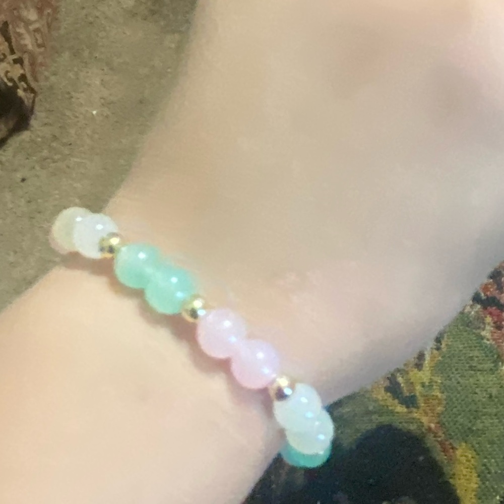 Pink glass bead bracelet